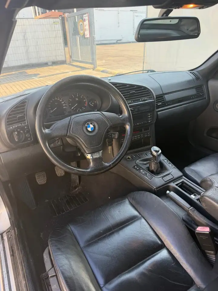 BMW 328i Sport Edition, foto 3