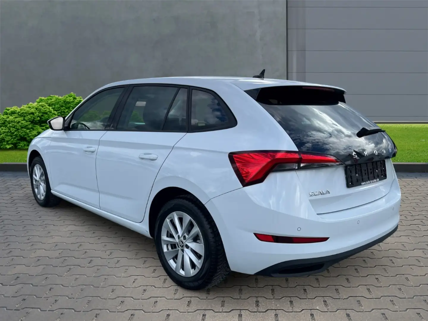 Skoda Scala Selection 1.0 TSI+Klimaautomatik+Alufelgen+Sitzhei Weiß - 2