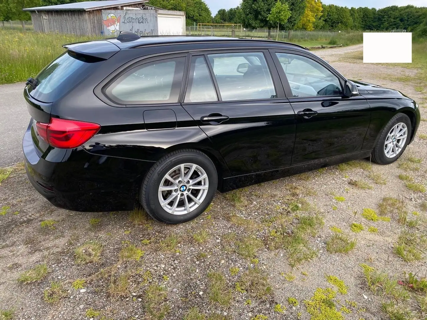 BMW 320 320d Touring Aut. Advantage - 2