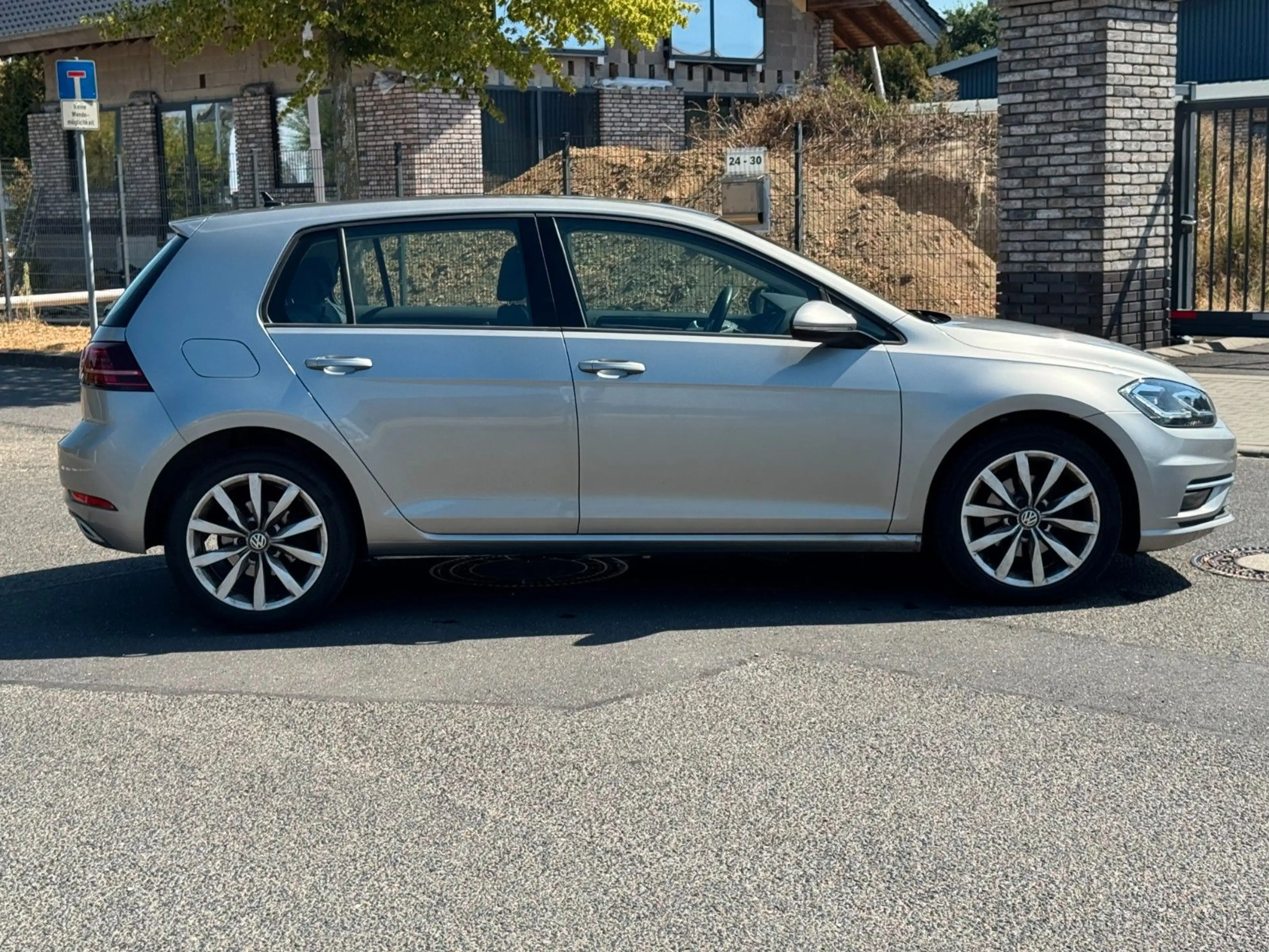 Volkswagen Golf VII Lim. Highline BMT/Start-Stopp*Navi*RFK* — photo 6