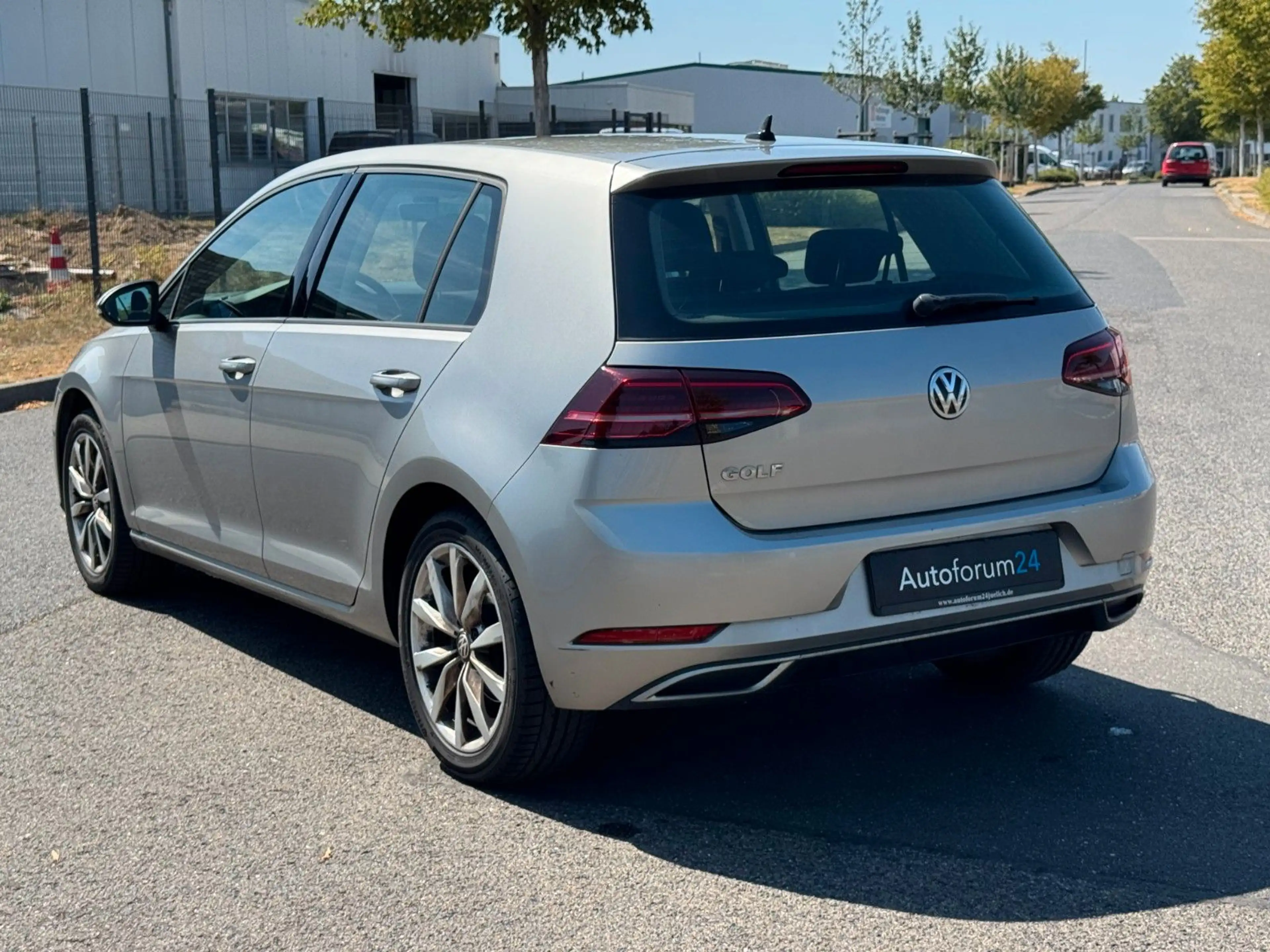 Volkswagen Golf VII Lim. Highline BMT/Start-Stopp*Navi*RFK* — photo 3
