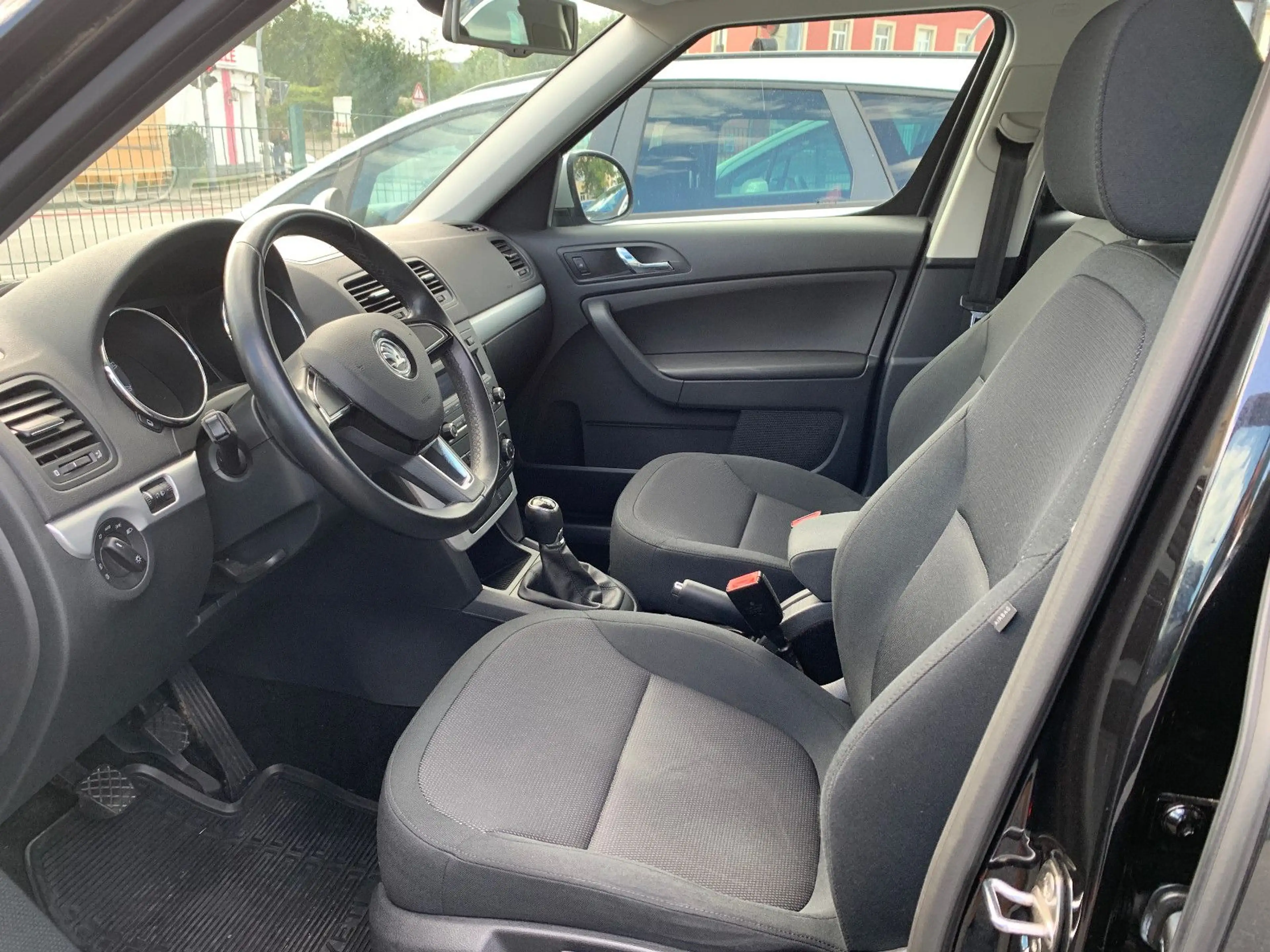 Skoda Yeti 1.2 * Klimaau.,Sitzhzg.,Temp.,PDC hi.,Nr.28 — photo 10