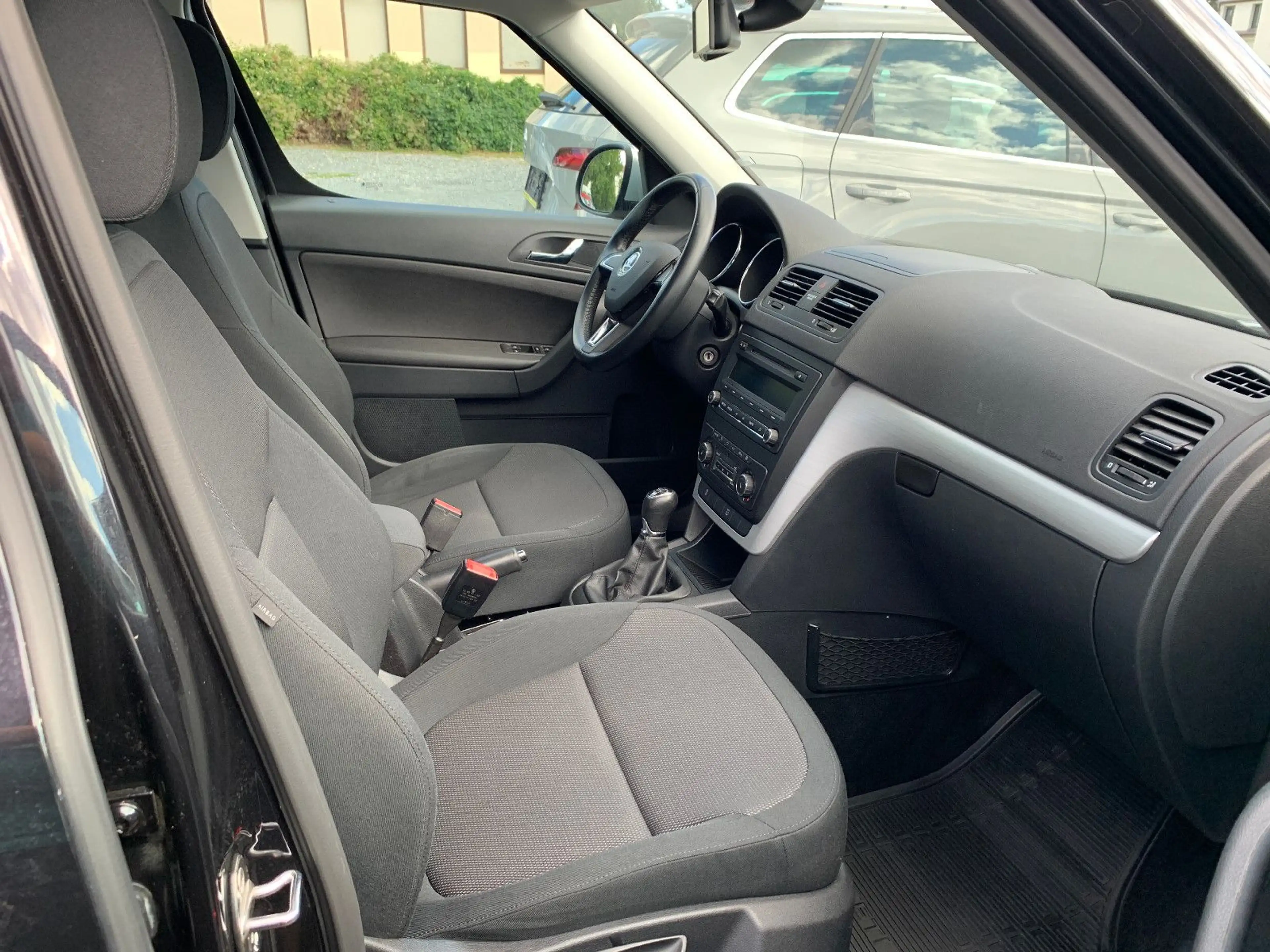 Skoda Yeti 1.2 * Klimaau.,Sitzhzg.,Temp.,PDC hi.,Nr.28 — photo 12