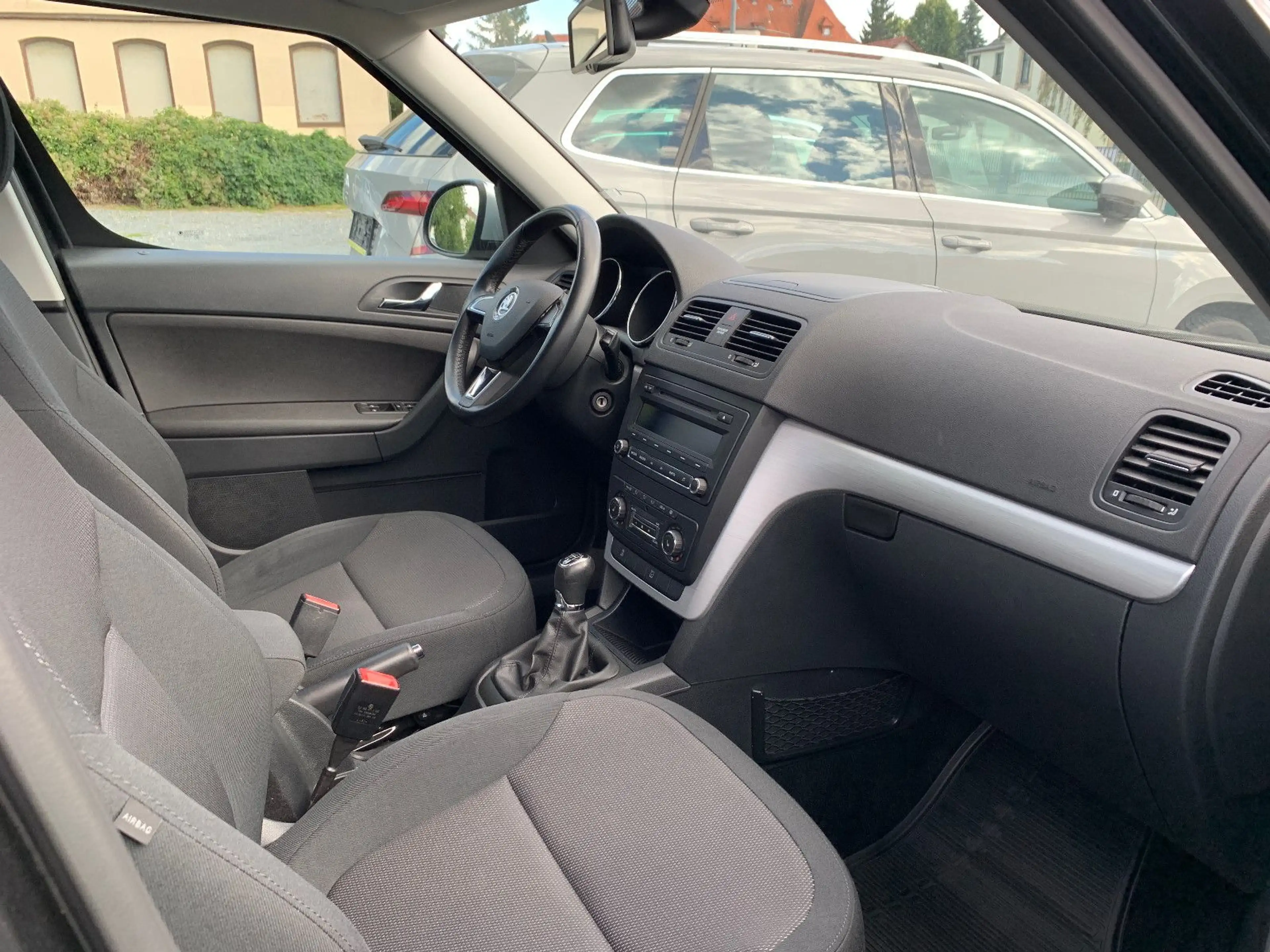 Skoda Yeti 1.2 * Klimaau.,Sitzhzg.,Temp.,PDC hi.,Nr.28 — photo 11
