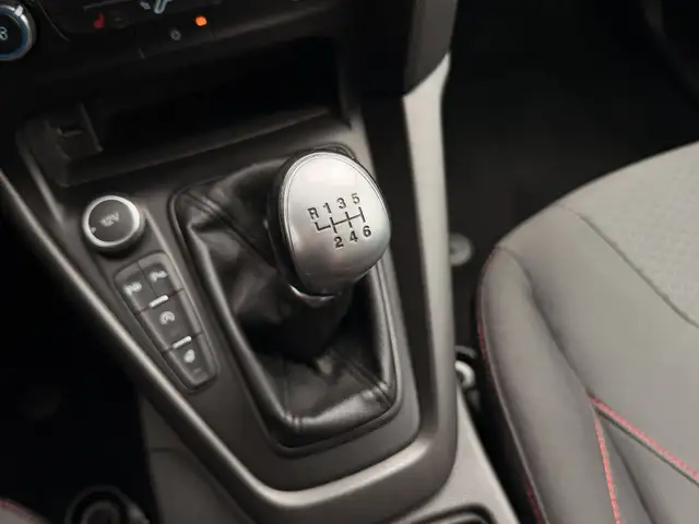 Ford Focus view 20