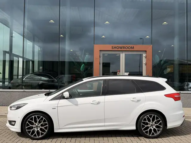 Ford Focus view 7