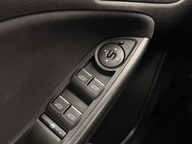 Ford Focus view 30