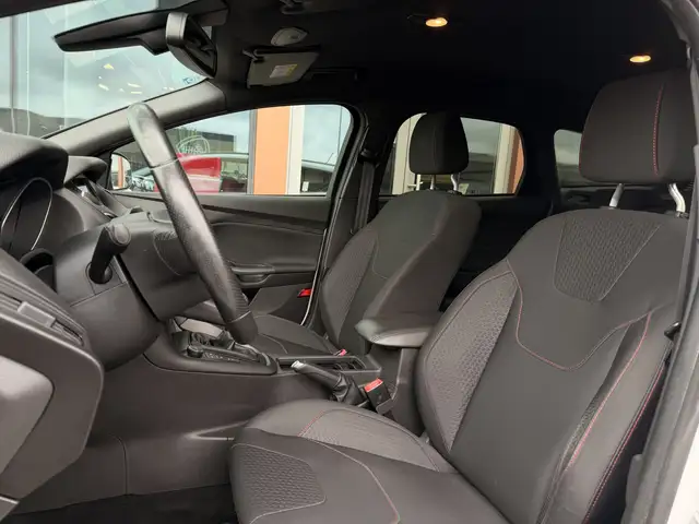 Ford Focus view 4