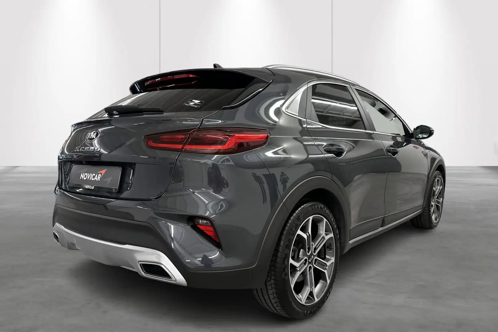 Kia XCeed 1.5 T-GDi 160 DCT ISG More Gris - 2