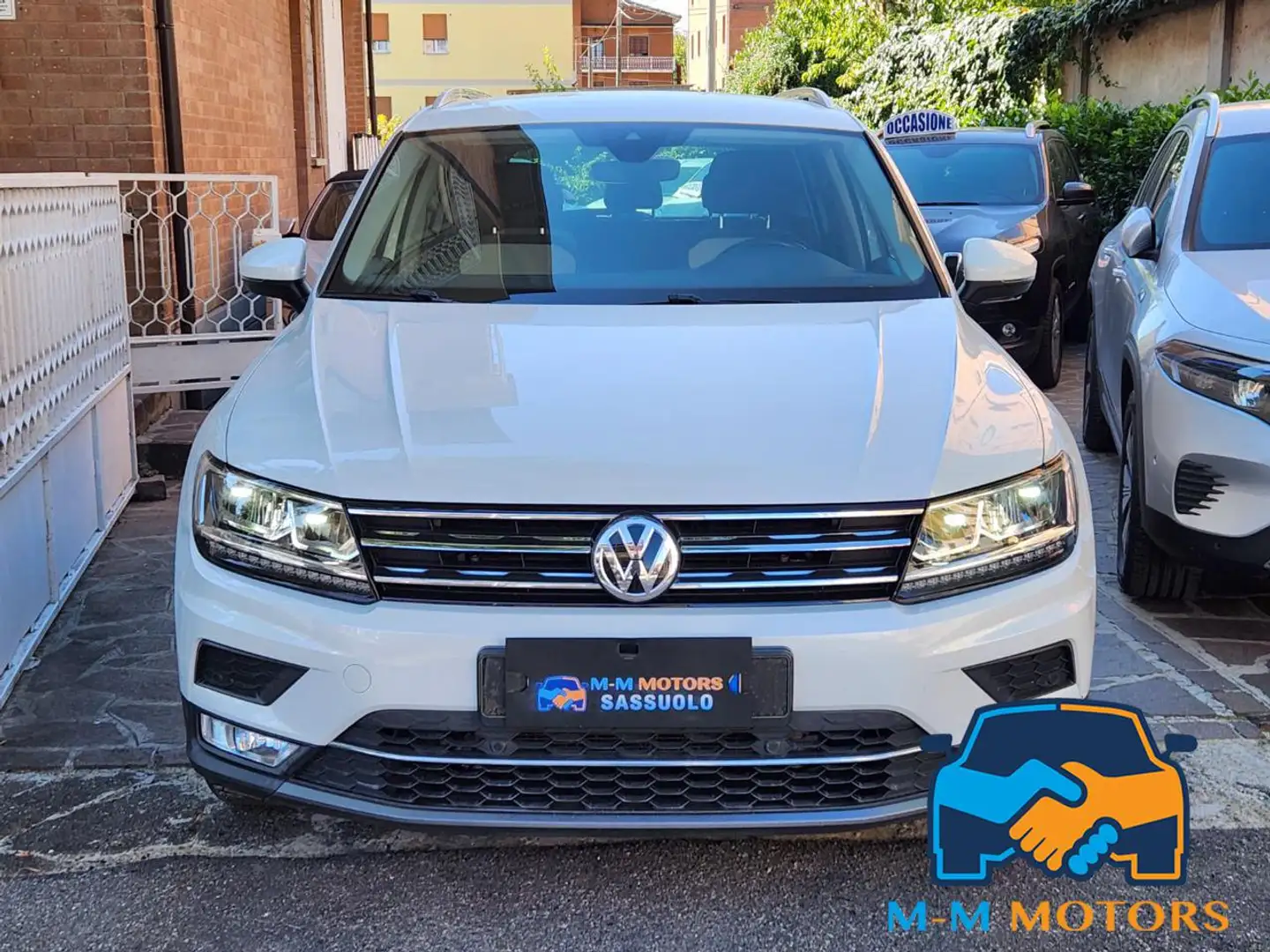 Volkswagen Tiguan 2.0 TDI SCR 4MOTION Executive BlueMotion Technolog Wit - 2