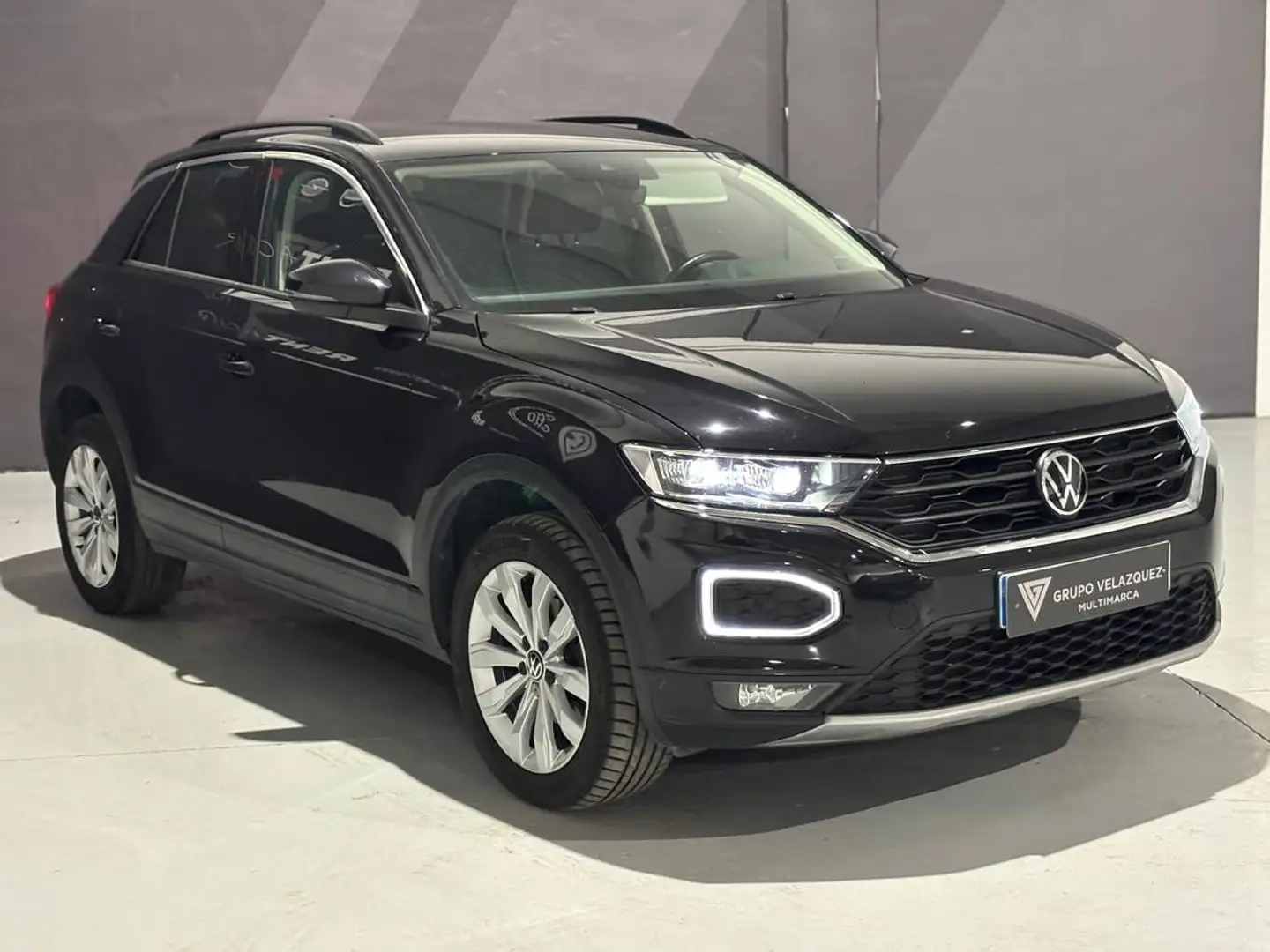 Volkswagen T-Roc 1.5 TSI Advance DSG7 Negro - 2