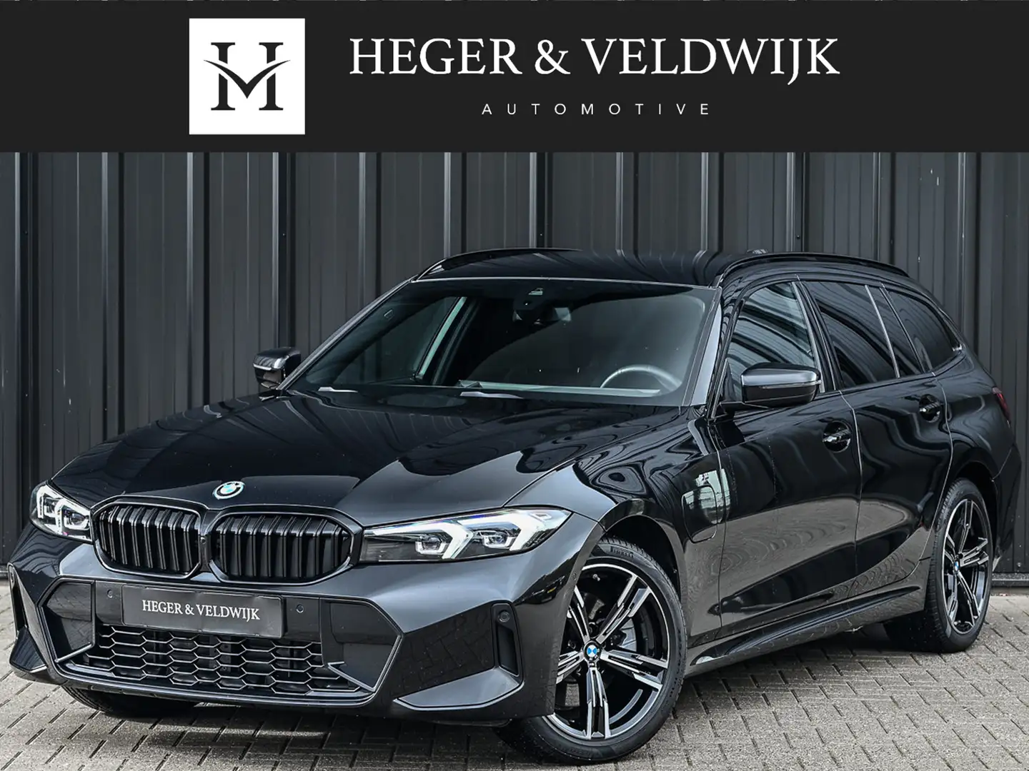 BMW 330 3-serie Touring 330e | M-SPORT | GROTE ACCU | 19,5 Zwart - 1