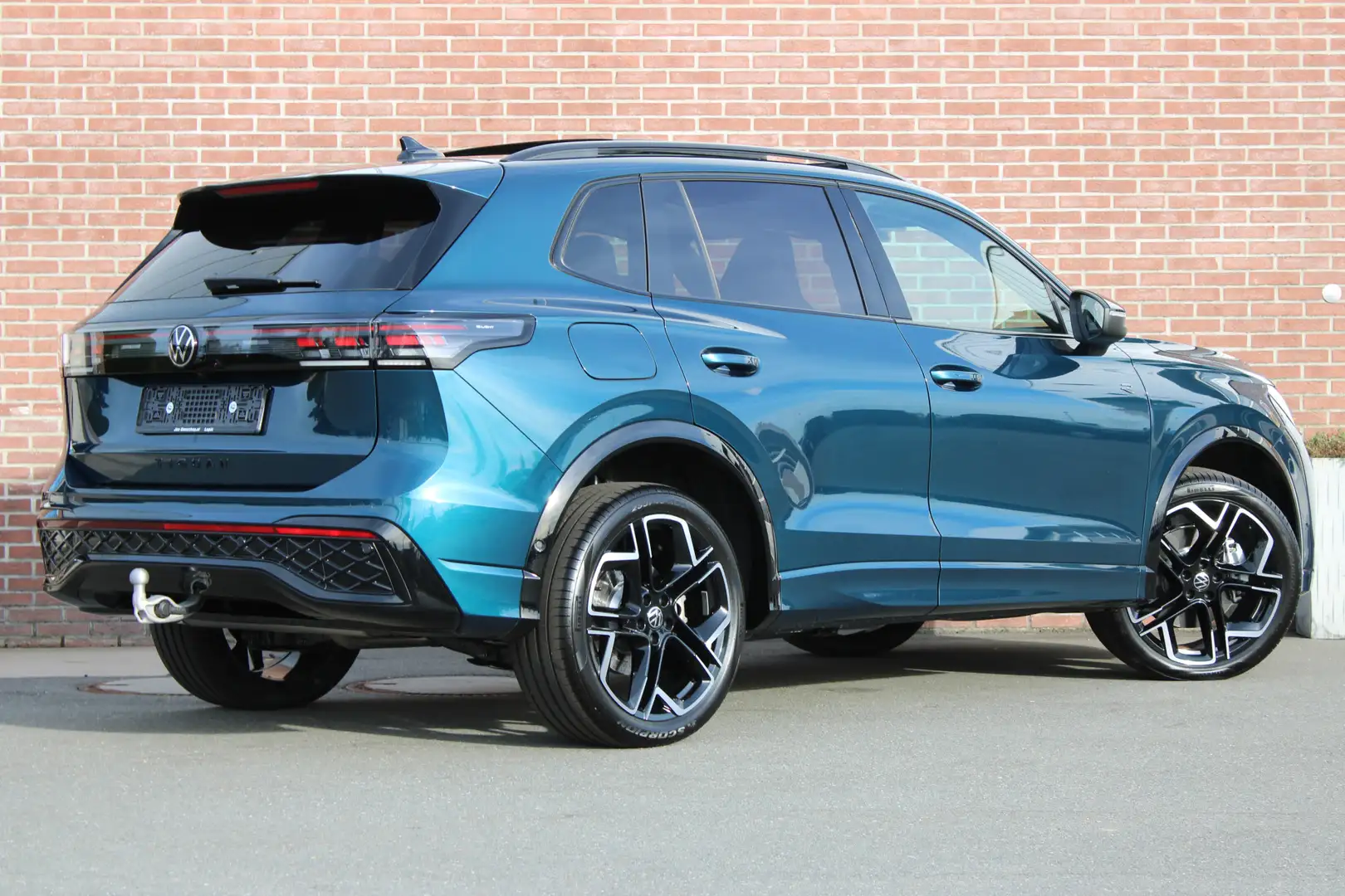 Volkswagen Tiguan 1.5 eHybrid 272PK R-Line Edition |PANO-DAK|TREKHAA Blauw - 2