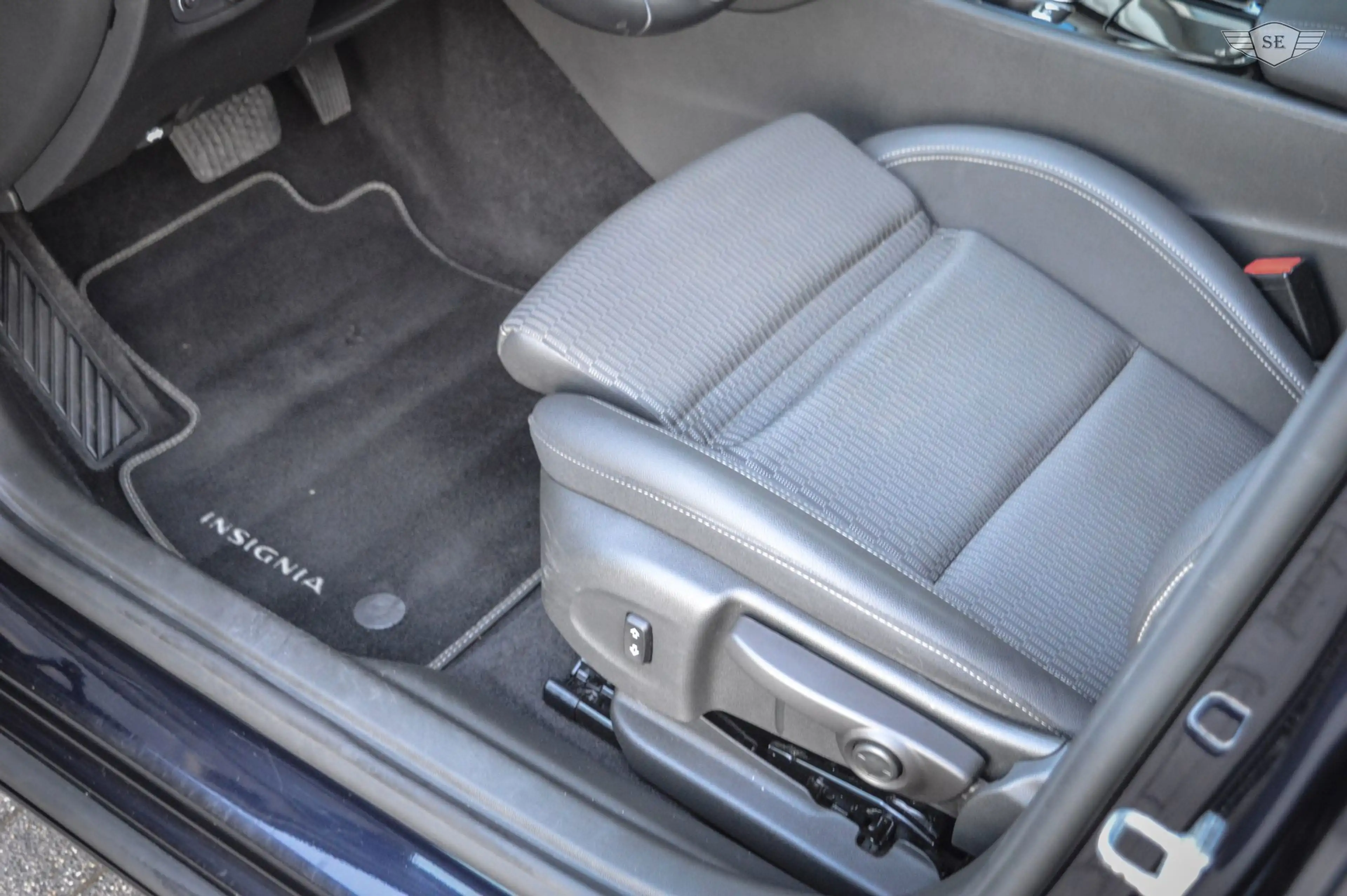 Opel Insignia Sports Tourer 1.5 Turbo Business Executive|Climate — photo 10
