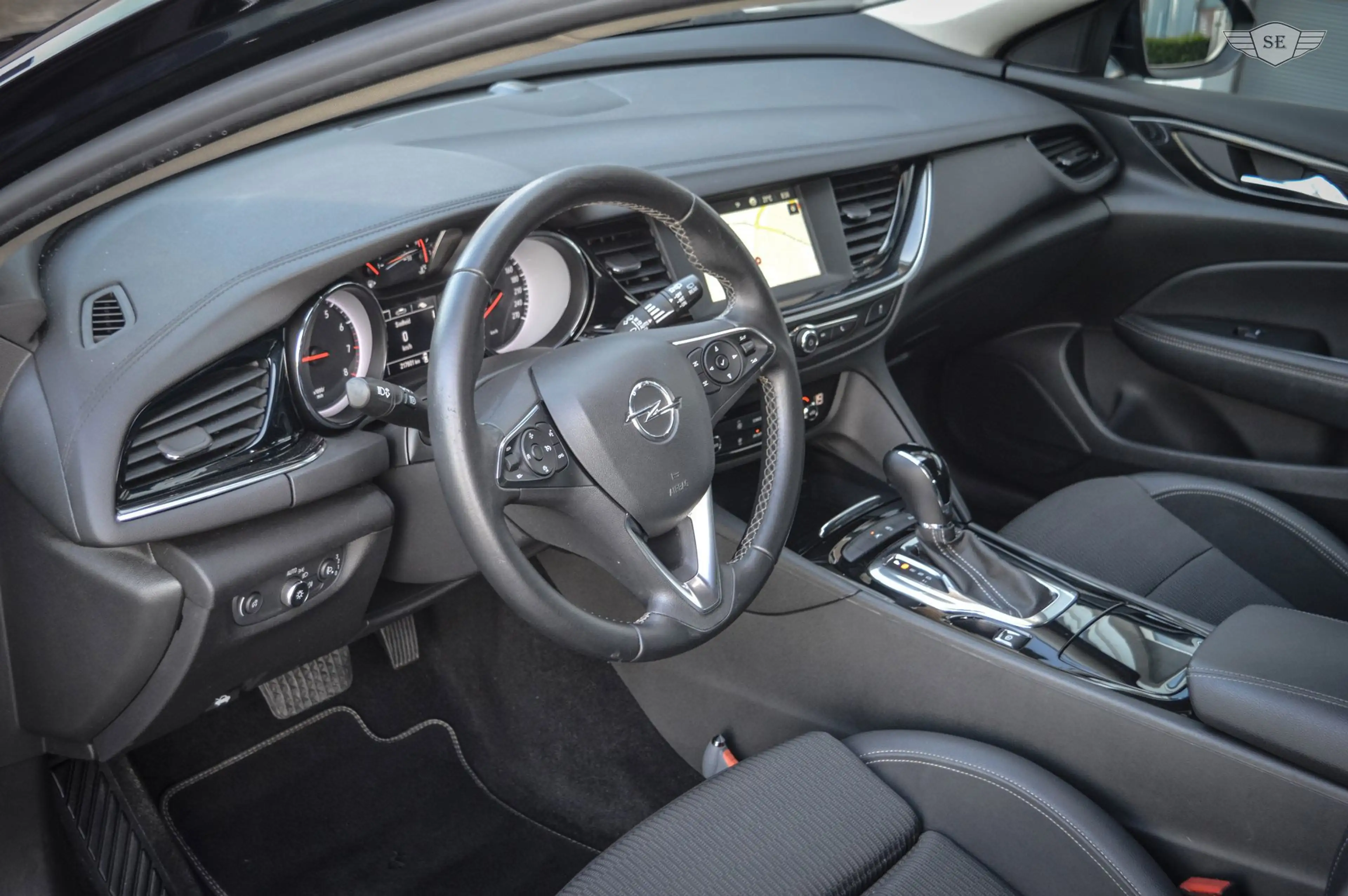 Opel Insignia Sports Tourer 1.5 Turbo Business Executive|Climate — photo 24