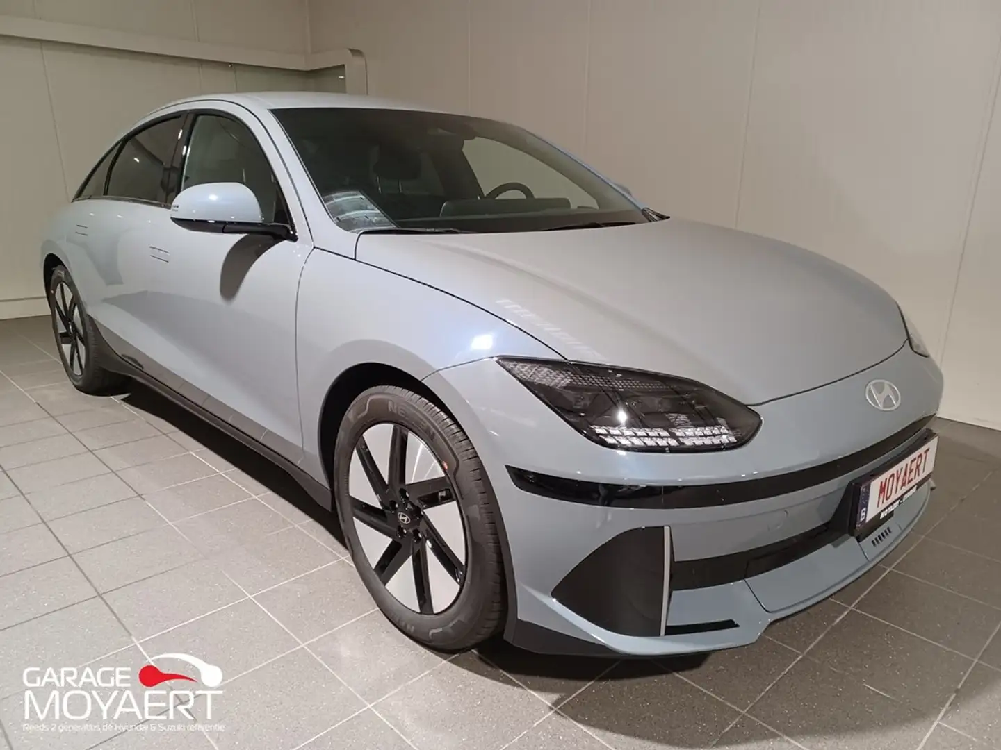 Hyundai IONIQ 6 77 kWh Core Plus | -27% + 3 JAAR GRATIS ONDERHOUD Grijs - 2