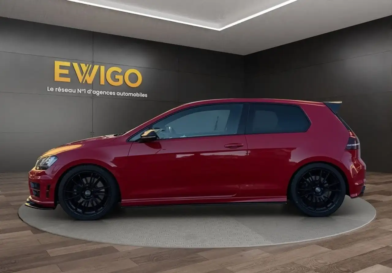 Volkswagen Golf R — photo 8