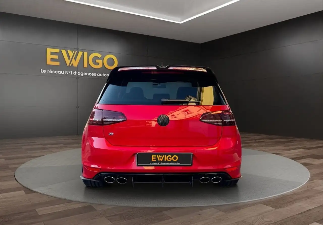 Volkswagen Golf R — photo 10