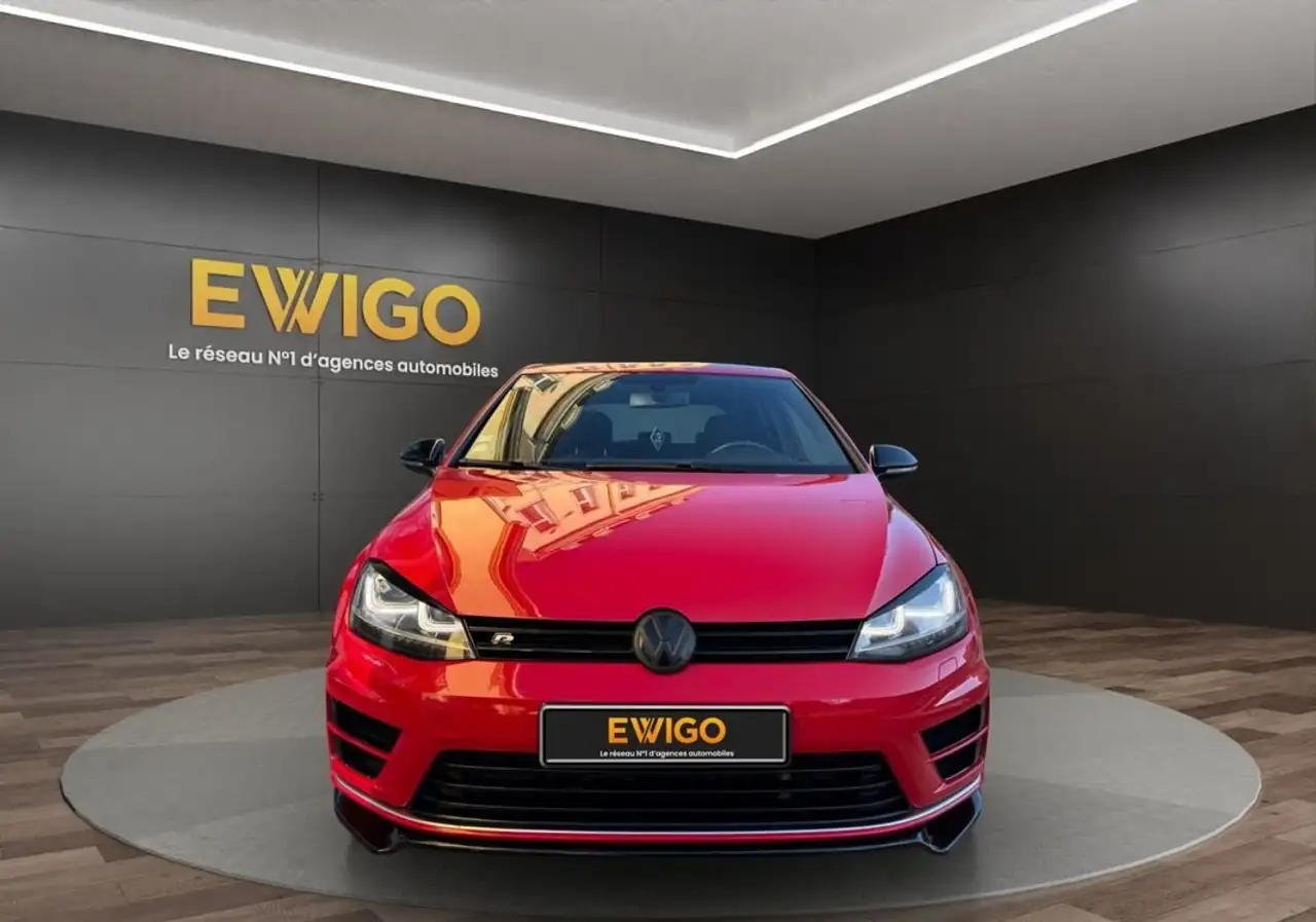 Volkswagen Golf R — photo 11