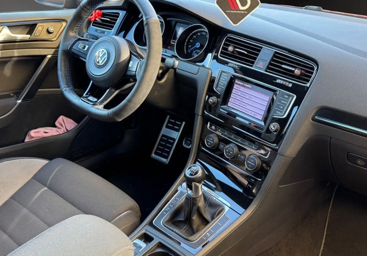 Volkswagen Golf R — photo 3