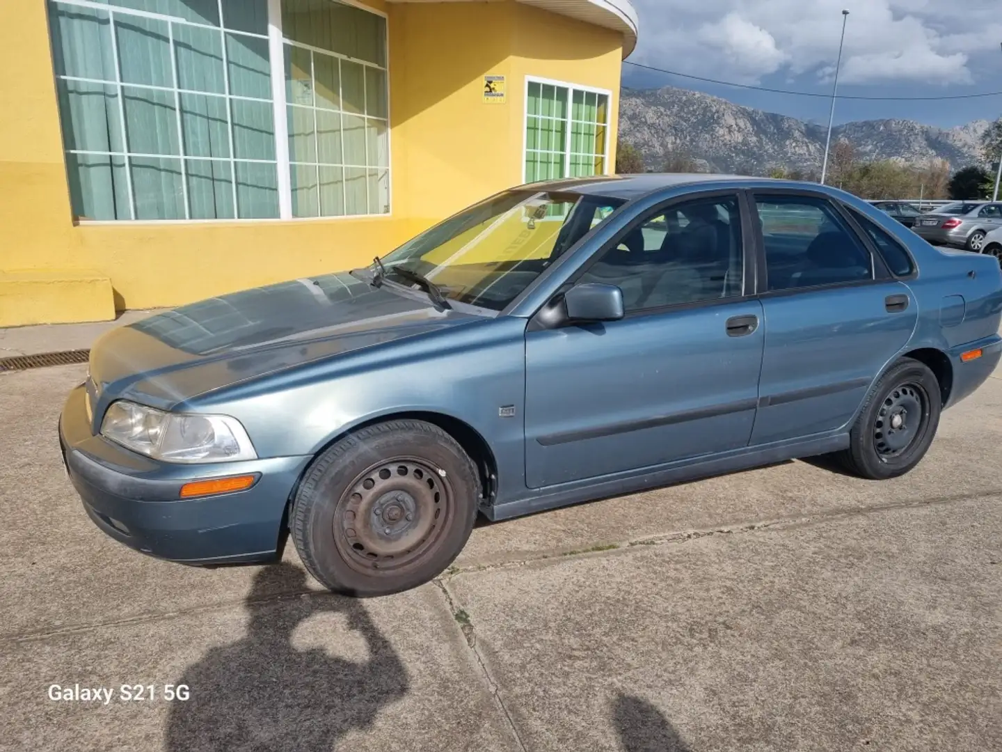 Volvo S40 1.9D 115 CV Evolution Gris - 1