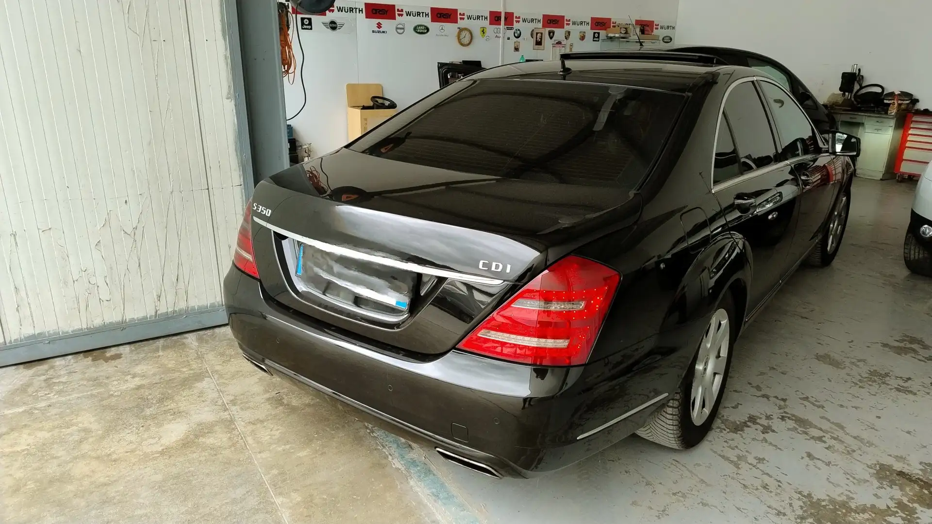 Mercedes-Benz 350 - 1