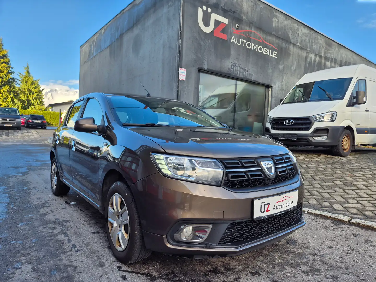 Dacia Sandero *** 1. Besitz *** NAVI *** Laureate Braun - 2