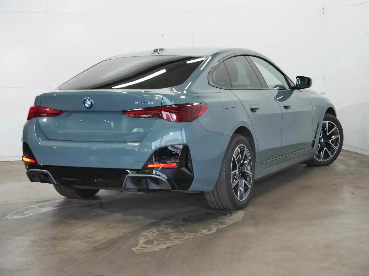 BMW i4 xDrive40 GC M Sport || 360 DrivAssProf elSitz Vert - 2