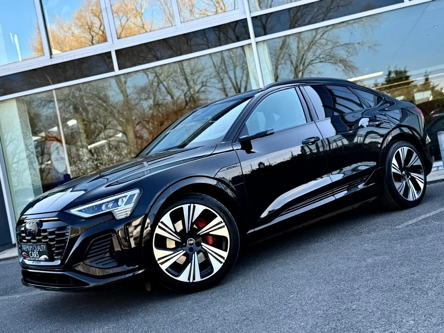Audi Q8 e-tron SPORTBACK S-LINE 55 E-TRON QUATTRO / PANO / 300kw Чорний - 2