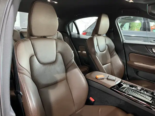 Volvo S60 view 14