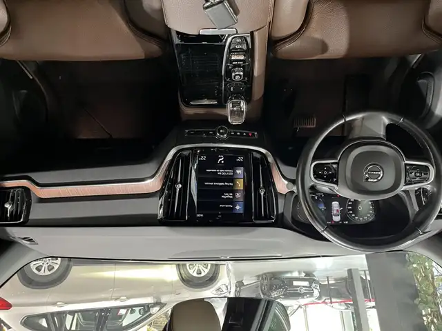 Volvo S60 view 9