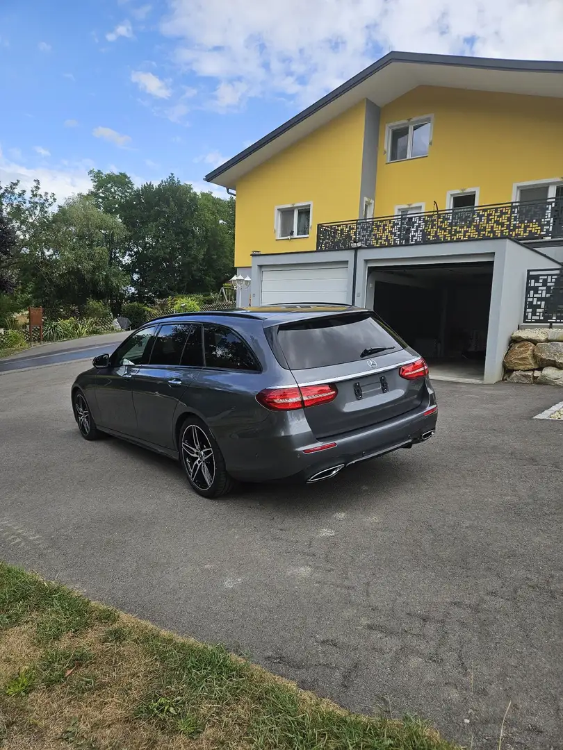 Mercedes-Benz E 220 E 220 d T Austria Edition 4MATIC Aut. Austria Edit Grau - 2