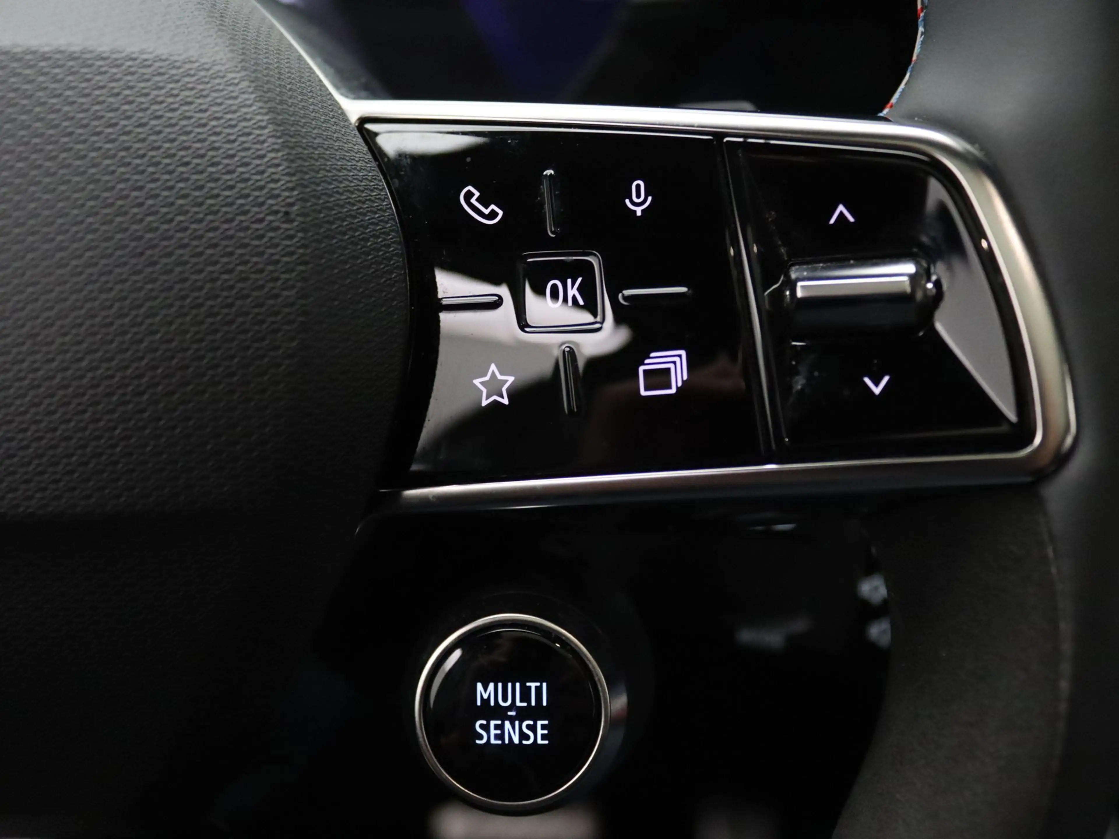 Renault Rafale 4x4 plug-in hybrid 300pk atelier Alpine Panoramada — photo 16