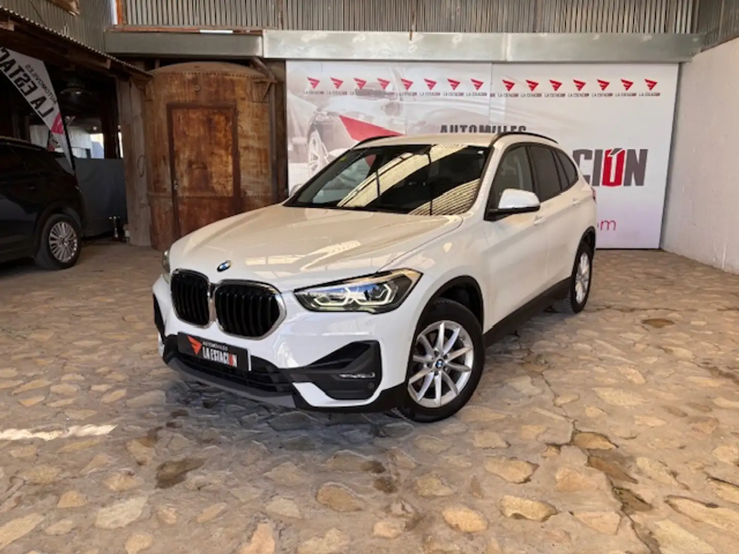 BMW X1 sDrive 16dA Blanc - 1