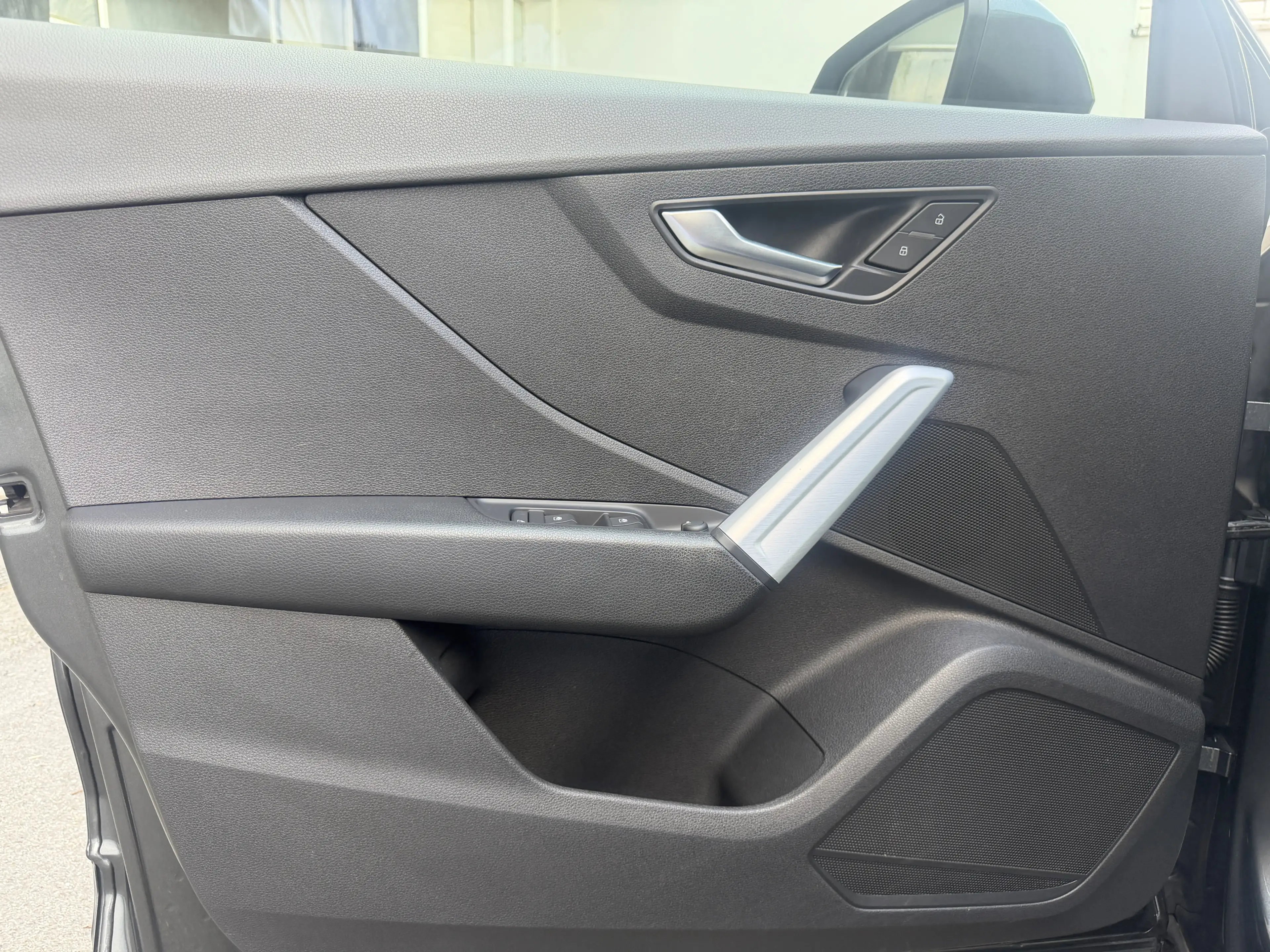 Audi Q2 35 TFSI S line LED Virtual Tempomat MMI PDC — photo 11