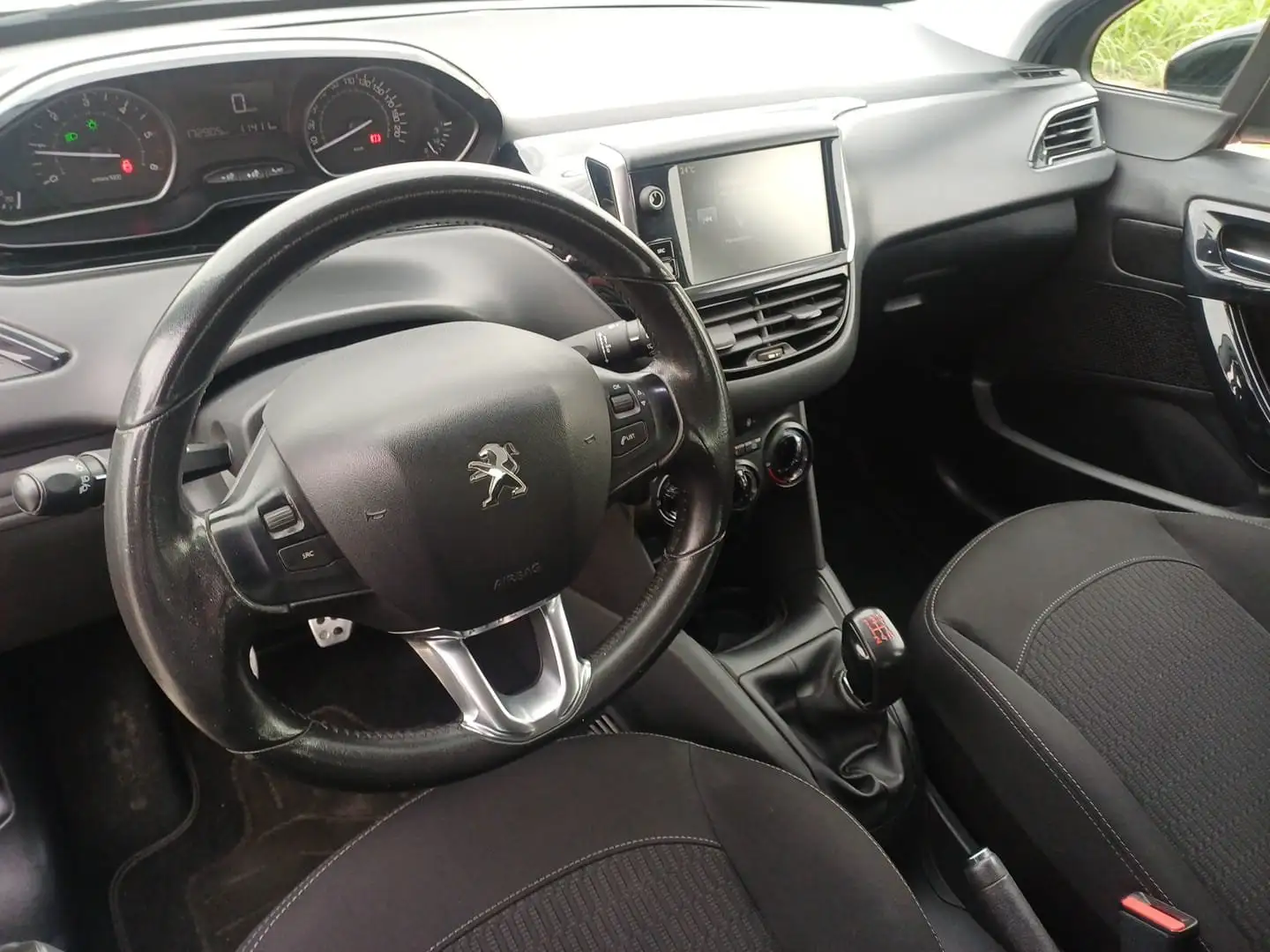 Peugeot 208 208 5p 1.6 bluehdi Active 75cv Nero - 2
