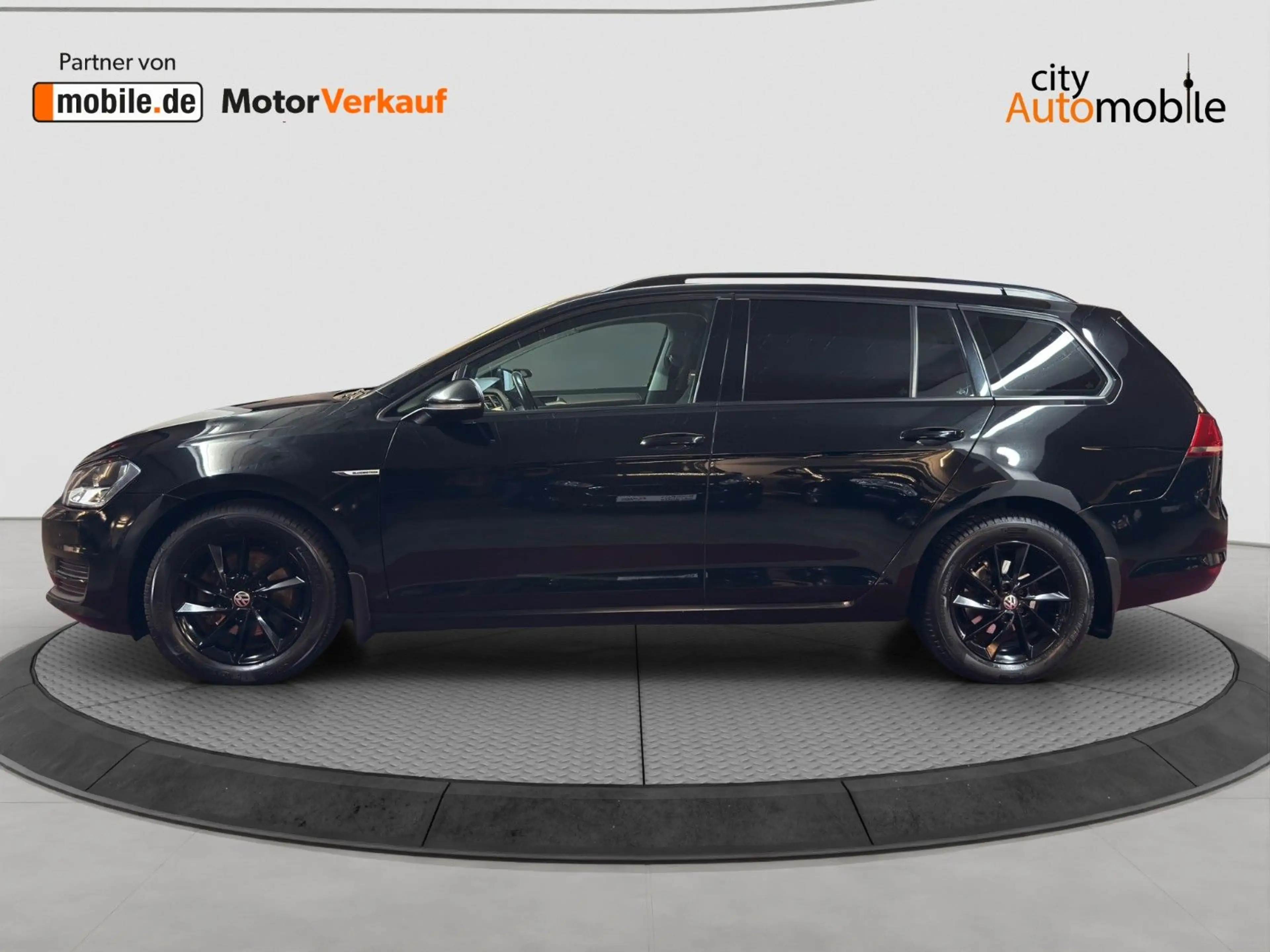Volkswagen Golf VII Variant Comfortline /Scheckheftgepflegt — photo 2