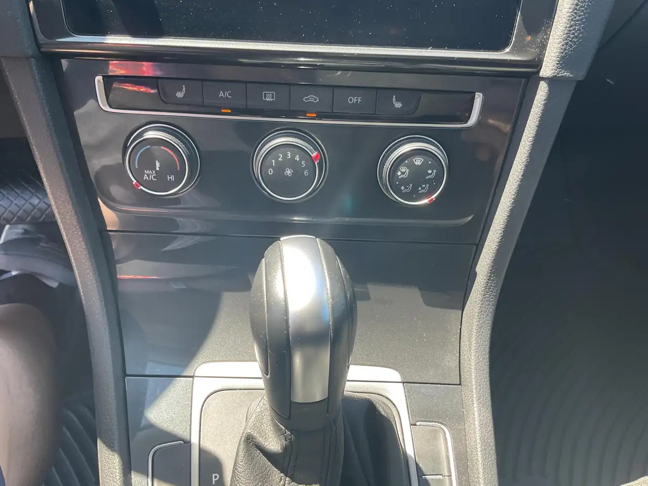 Volkswagen Golf photo Volkswagen Golf