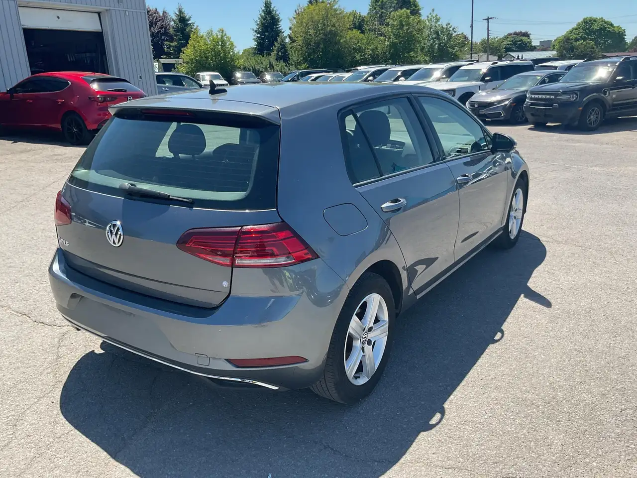 Volkswagen Golf photo Volkswagen Golf