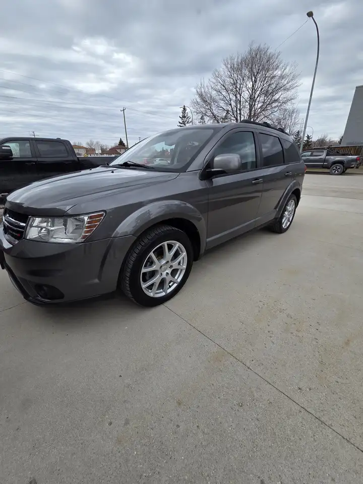 Dodge Journey снимка Dodge Journey