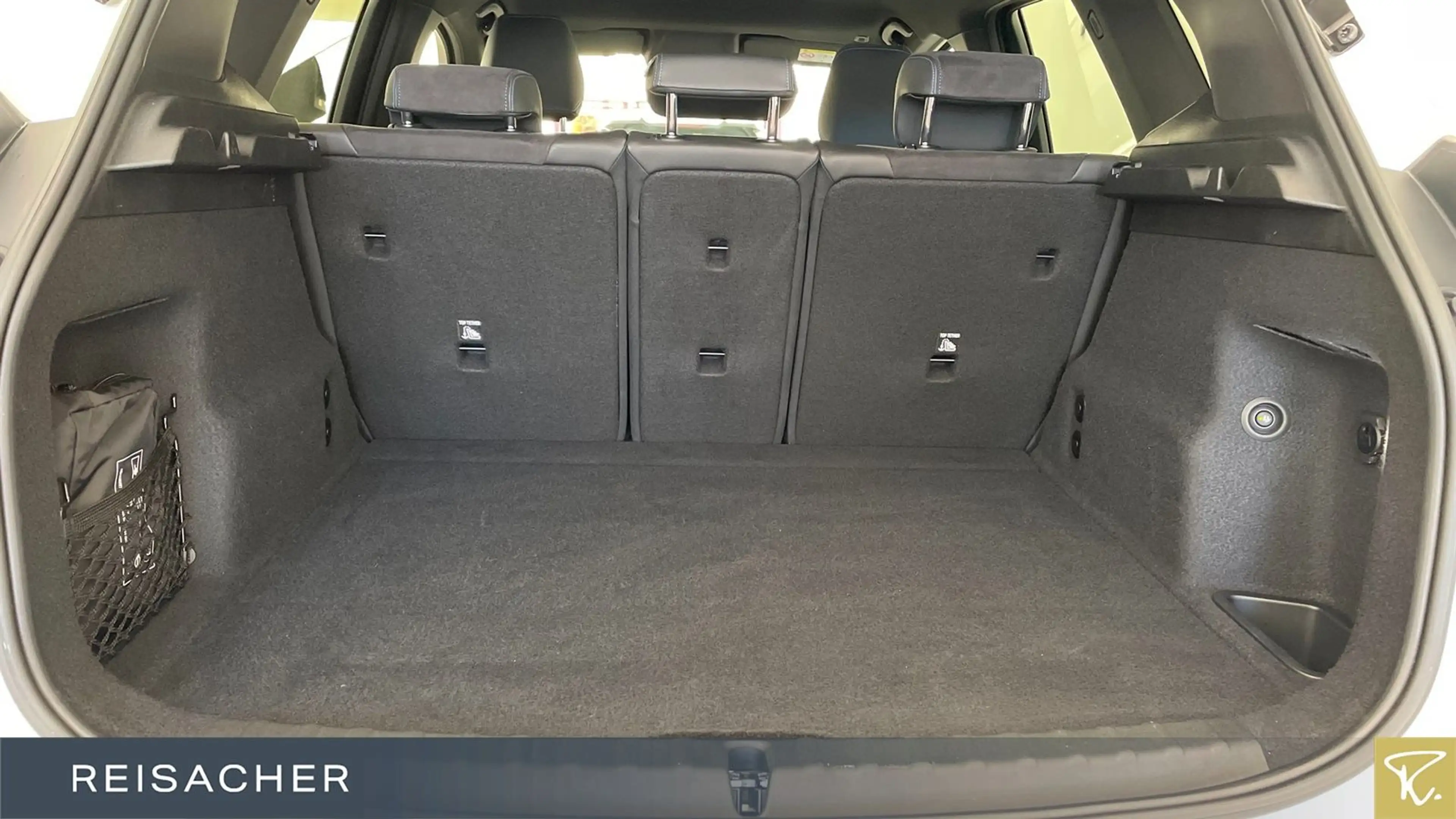 BMW 218 i A Active Tourer M-Sport,LC+,AHK,DA,PA,17" — photo 10