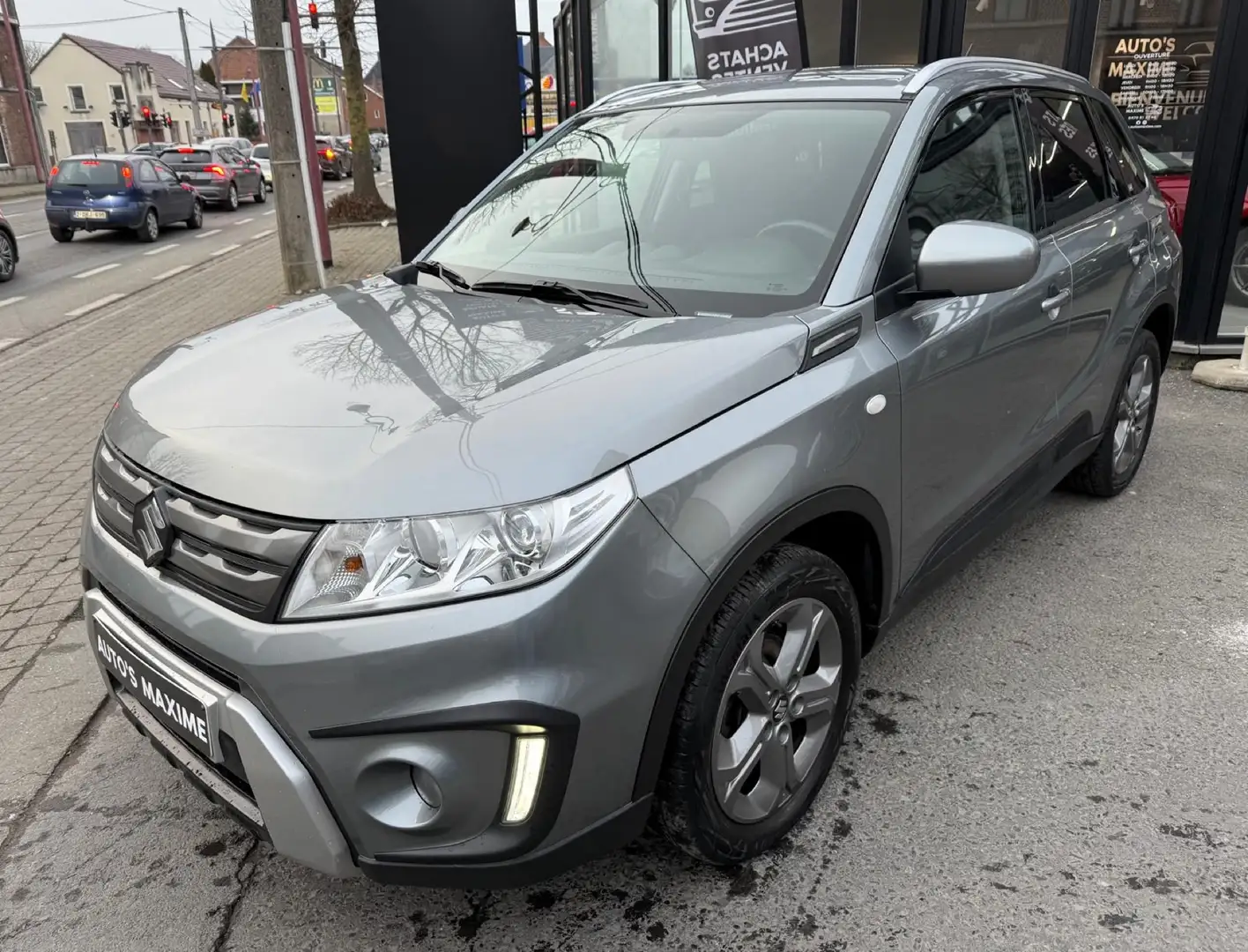 Suzuki Vitara 1.6 DDiS / Navigation / Euro 6 / Garantie 12 mois Grau - 1
