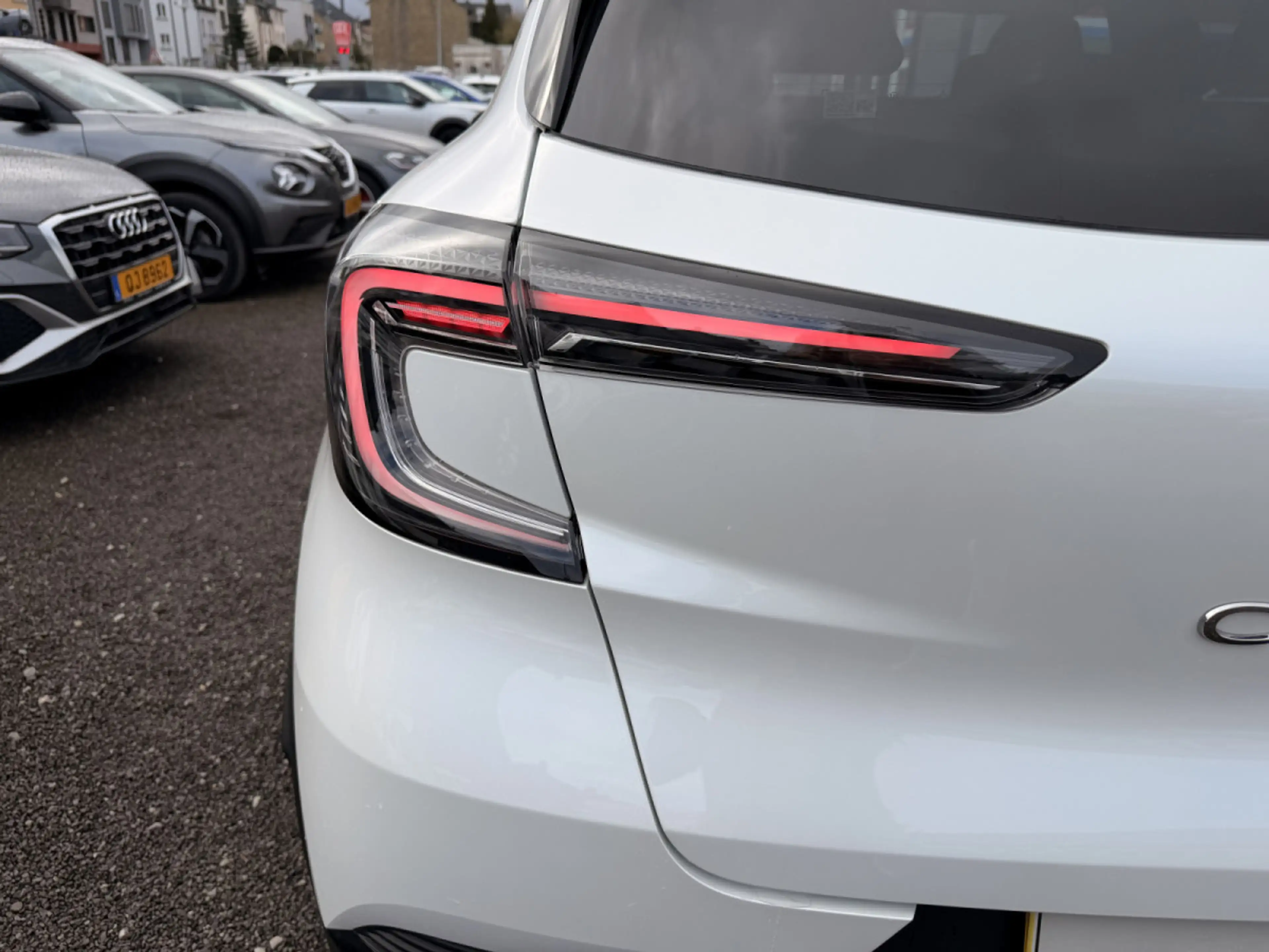 Renault Captur 1.3 Tce 140 Mild Hybrid Techno EDC — photo 9