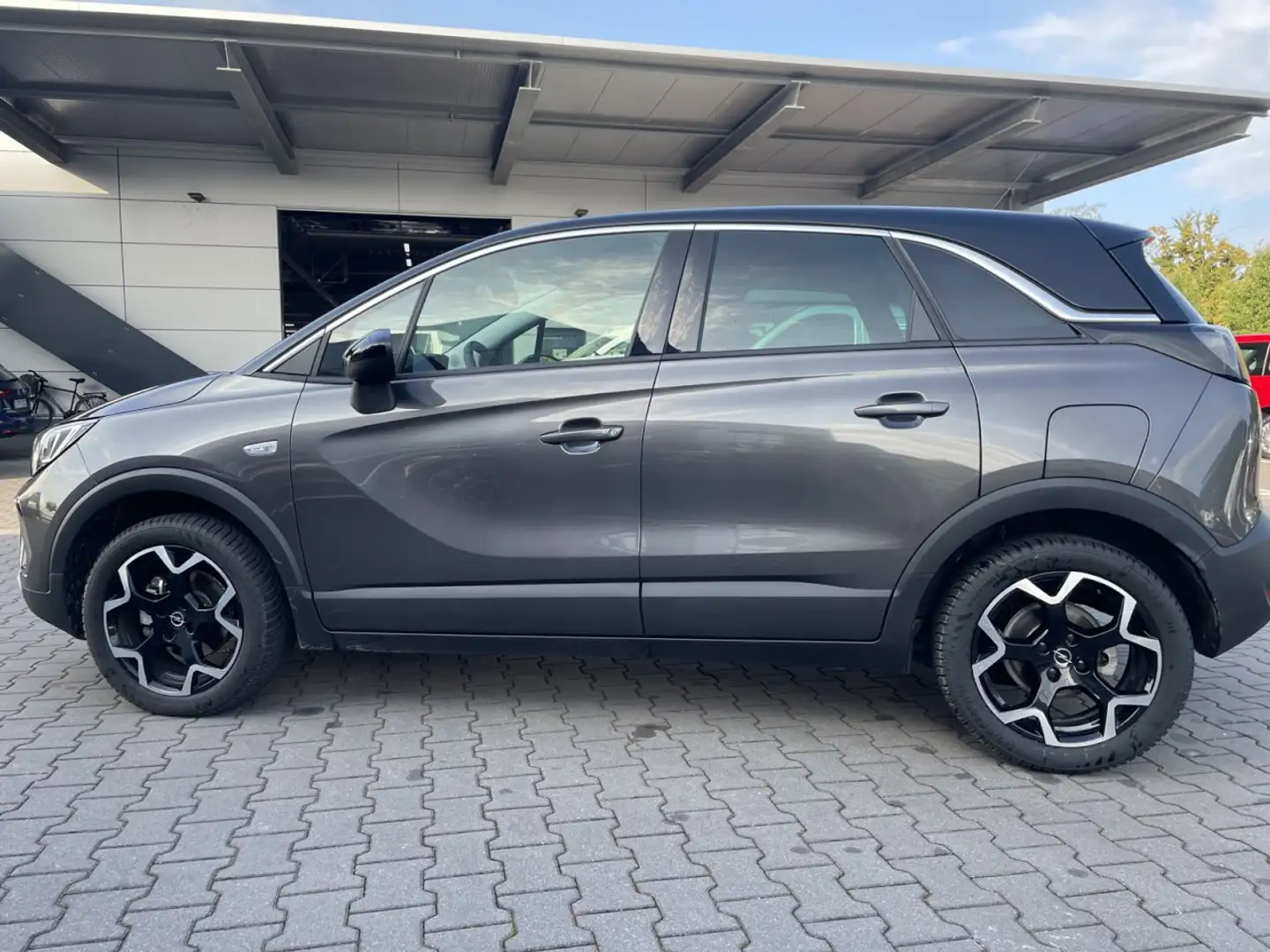 Opel Crossland Elegance 1.2 *Sitzheiz/Parkpilot/Kamera* Grau - 2