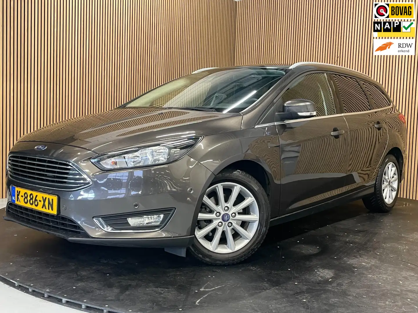 Ford Focus Wagon 1.0 Titanium |CARPLAY|LEDER|NAVI|CRUISE CONT Grijs - 1