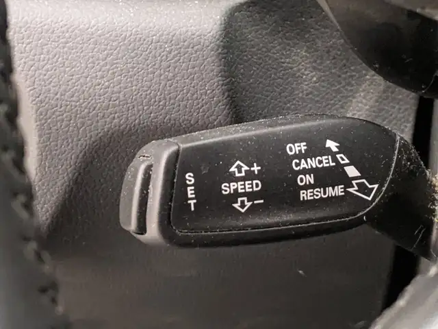 Audi Q3 view 10