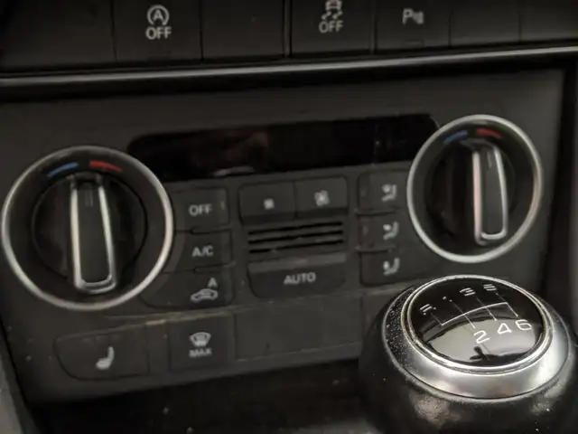 Audi Q3 view 13