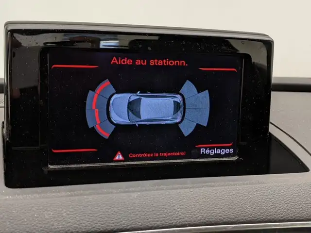 Audi Q3 view 15