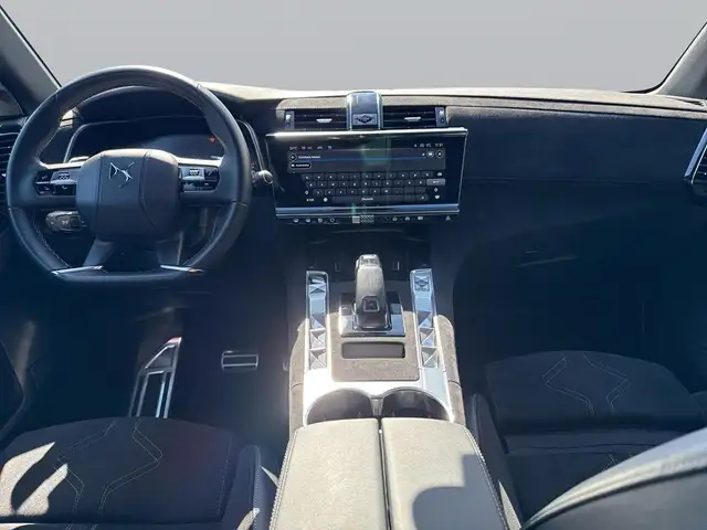 DS Automobiles DS 7 view 10