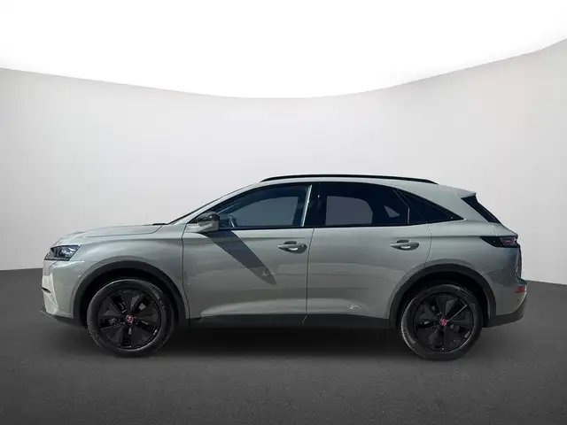 DS Automobiles DS 7 view 4